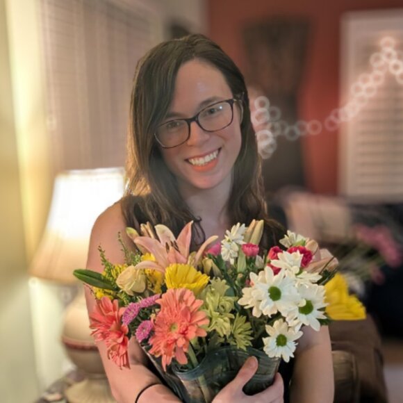 Meet your Posher, Toni - Picture 2 of 3